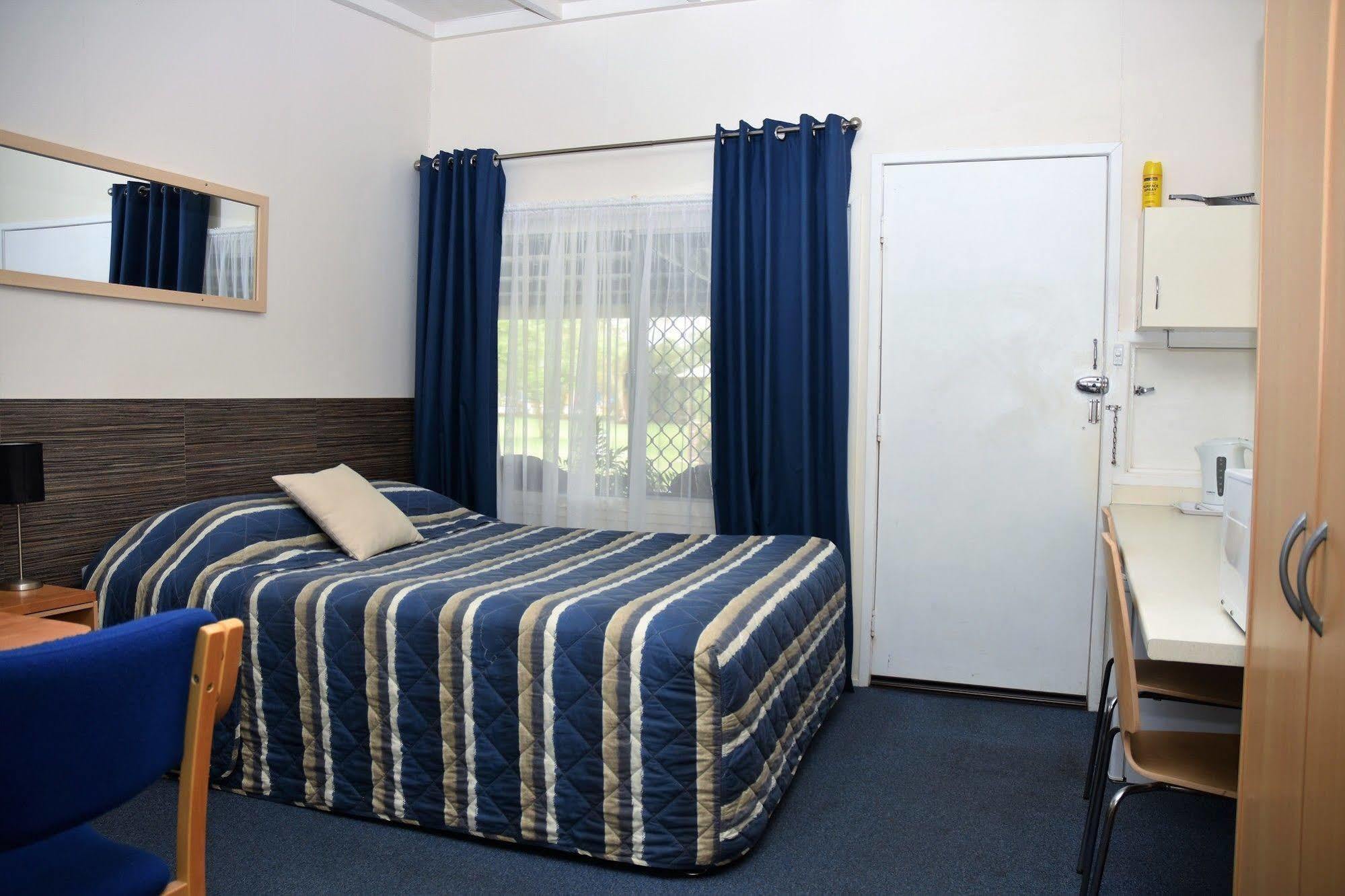 Chinchilla Motel Extérieur photo