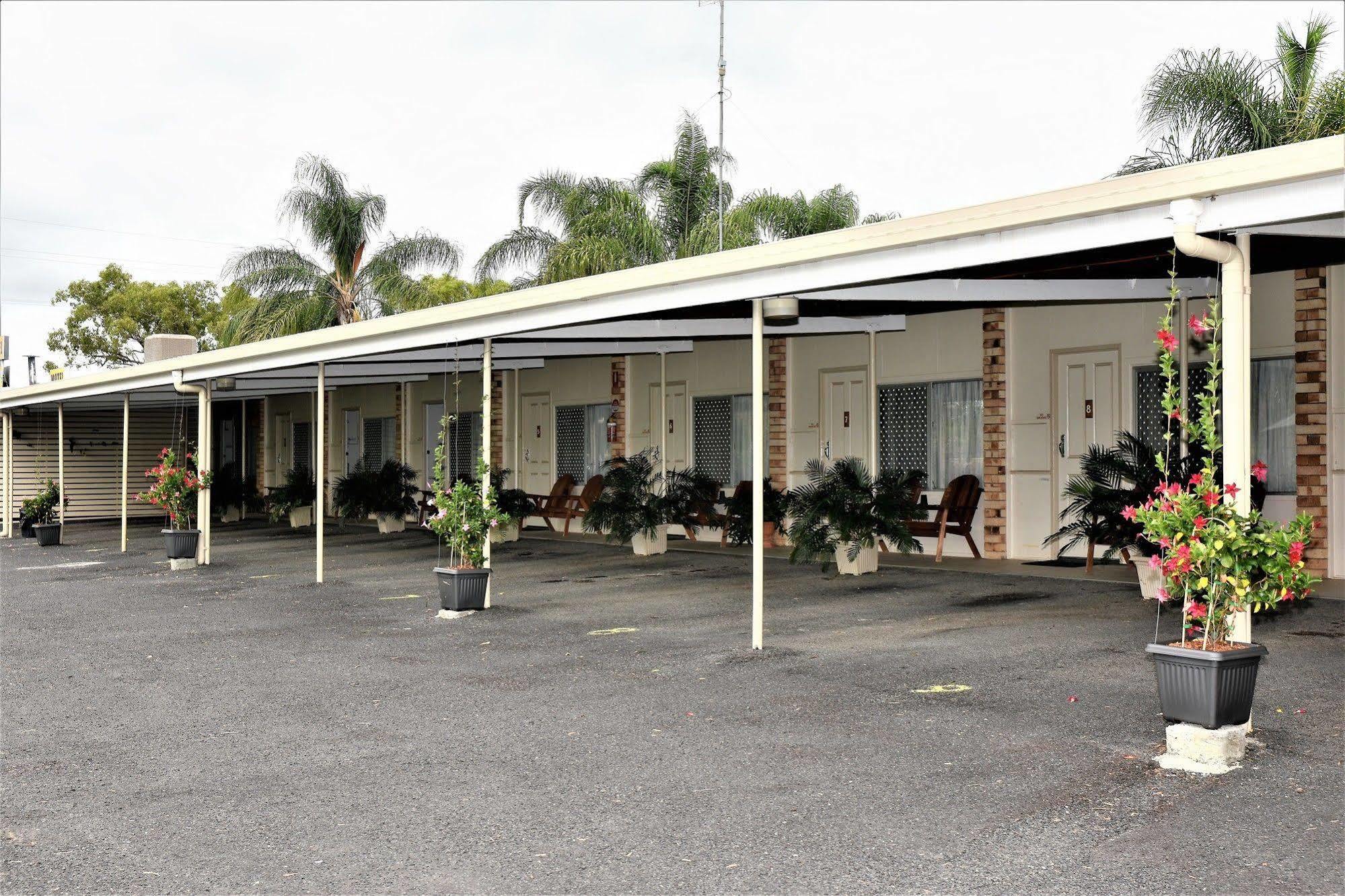 Chinchilla Motel Extérieur photo